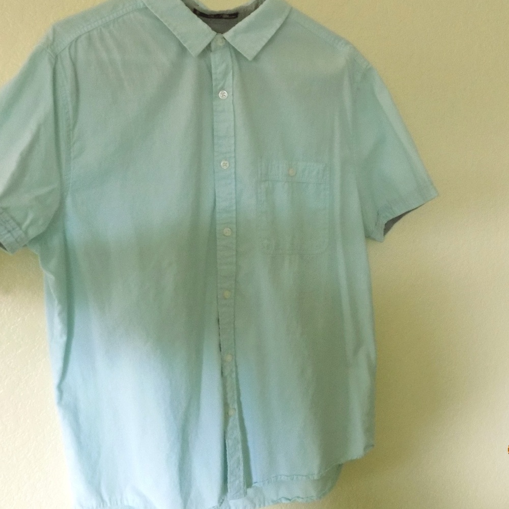 DRESSY Light Blue Button up L